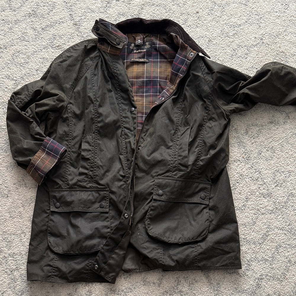 Classic Barbour Beadnell Wax Jacket Olive with Plaid Lining